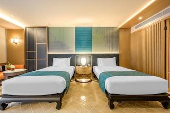 Premium Room, 2 Twin Beds, Balcony, Pool View
