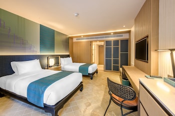 Premium Room, 2 Twin Beds, Balcony, Pool View