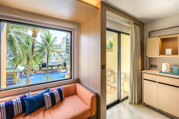 Premium Room, 2 Twin Beds, Balcony, Pool View