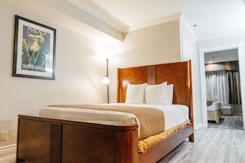 Suite, Multiple Beds, Non Smoking, Refrigerator & Microwave (Larger Room)