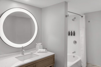 Executive Room, 2 Queen Beds (Hearing Accessible)