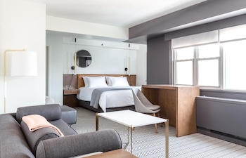 Junior Suite, 1 King Bed with Sofa bed