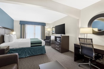 Suite, 1 King Bed, Non Smoking, Refrigerator & Microwave