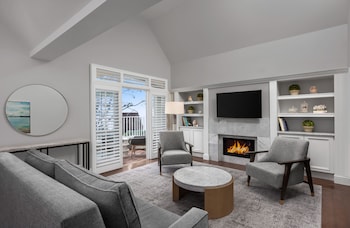 Suite (Del Mar)