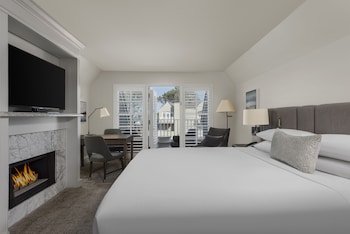 Room, 1 King Bed, Fireplace (Coastal)