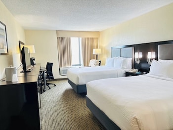 Standard Room, 2 Queen Beds, Accessible Bathtub (Communications, Mobility)