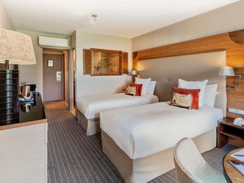 Classic Room, Balcony (Pine Forest Side), 1 Queen Bed or 2 Single Beds