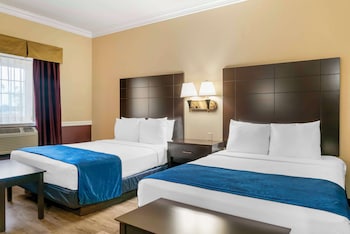 Suite, 2 Queen Beds, Accessible, Refrigerator & Microwave