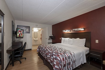 Standard Room, 1 King Bed, Accessible (Smoke Free)