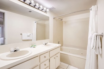 Room, 1 King Bed, Marina View