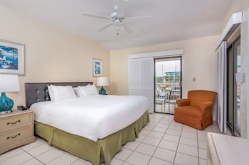 Suite, 1 King Bed, Marina View