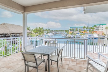 Suite, Multiple Beds, Marina View