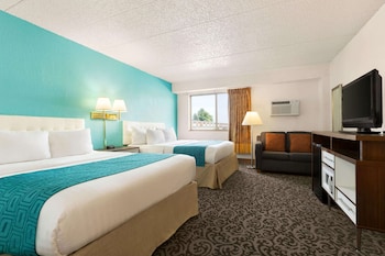 Suite, 2 Queen Beds, Non Smoking