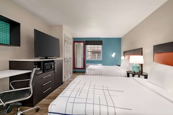 Deluxe Room, 2 Double Beds, Non Smoking
