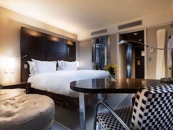 Luxury Room, 1 King Bed, Club Lounge Access, City View