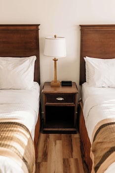 Standard Room, 2 Queen Beds