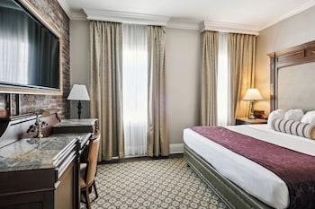 Deluxe Room, 1 King Bed