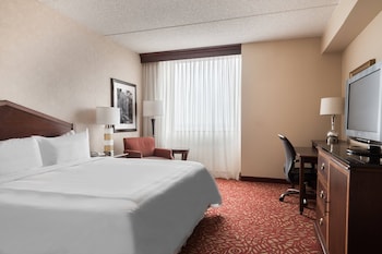 Club Room, 1 King Bed, Corner