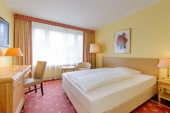 Standard Single Room, 1 Queen Bed