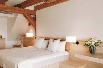Suite (Admiral Waterfront)