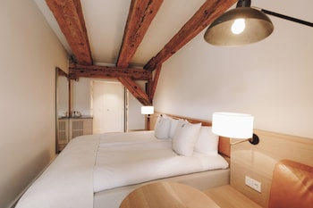 Classic Room, 1 King Bed