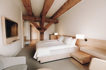 Superior Room, 1 King Bed