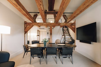 Suite (Admiral City)