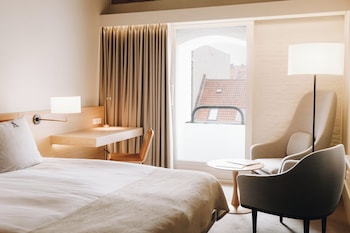 Superior Room, 1 King Bed
