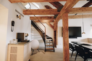 Suite (Admiral City)