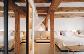 Suite (Admiral Waterfront)
