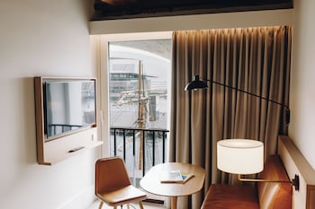 Classic Room, 1 King Bed (Waterfront)