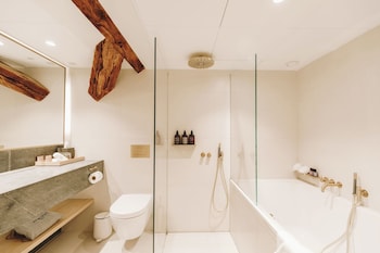 Suite, Tower (Waterfront)