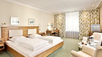 Double Room (streetview)