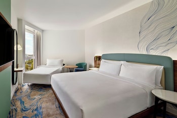 Superior Room, 1 King Bed with Sofa bed, Non Smoking