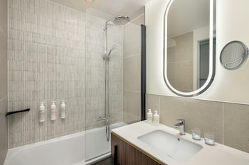 Superior Room, 1 King Bed