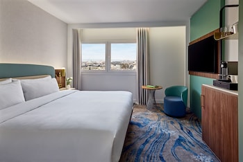 Superior Room, 1 King Bed, Non Smoking