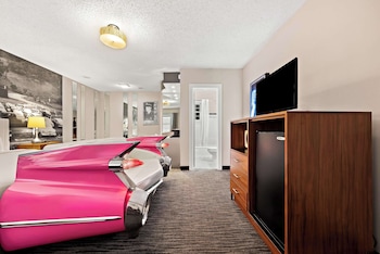 Suite, 1 King Bed, Non Smoking, Jetted Tub