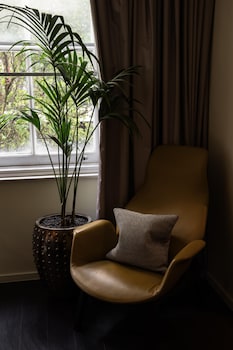 Suite, 1 King Bed (Chiltern Townhouse)