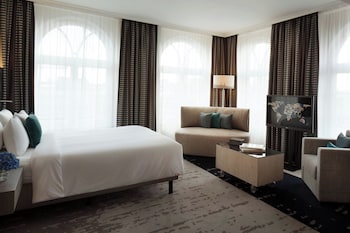 Superior Room, 1 King Bed