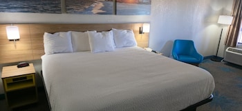 Deluxe Room, 1 King Bed, Smoking