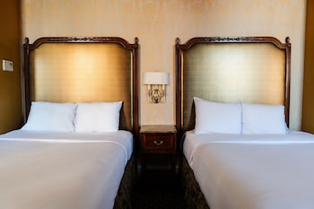 Double Queen Room (24/7 Front Desk)