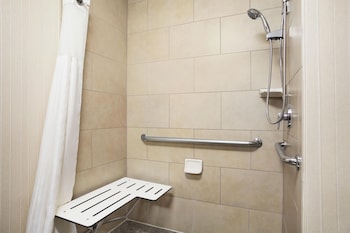 Room, 1 King Bed, Accessible, Microwave (Mobility and Hearing)
