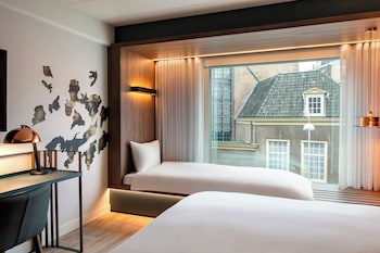 Triple Room, 1 King Bed (View)