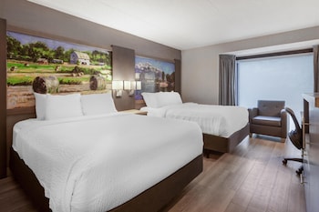 Standard Room, 2 Queen Beds, Non Smoking