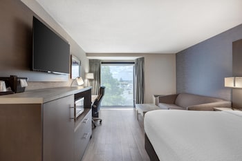 Standard Room, 1 Queen Bed, Non Smoking (with Sofabed)