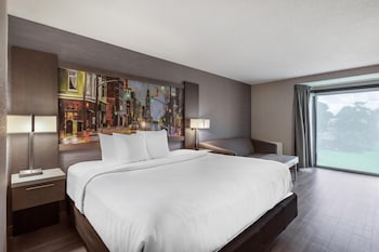 Executive Room, 1 King Bed, Non Smoking (with Sofabed)