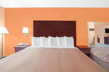 Suite, 1 King Bed, Non Smoking