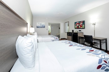 Deluxe Room, 2 Double Beds, Non Smoking