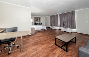 Suite, 1 King Bed, Non Smoking