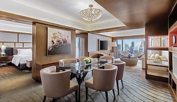 Panoramic Suite, Marina Bay View, Lounge Access, High Floor